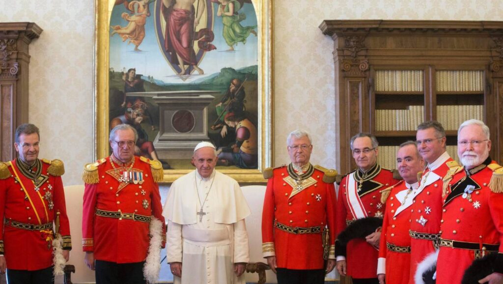 Đại hiệp sĩ của Hội Dòng Malta, Robert Matthew Festing và Đức giáo hoàng Francis tại Vatican hôm 23/6/2016