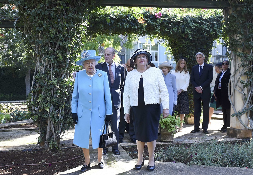 Nữ hoàng Elizabeth trong chuyến công du thăm Malta