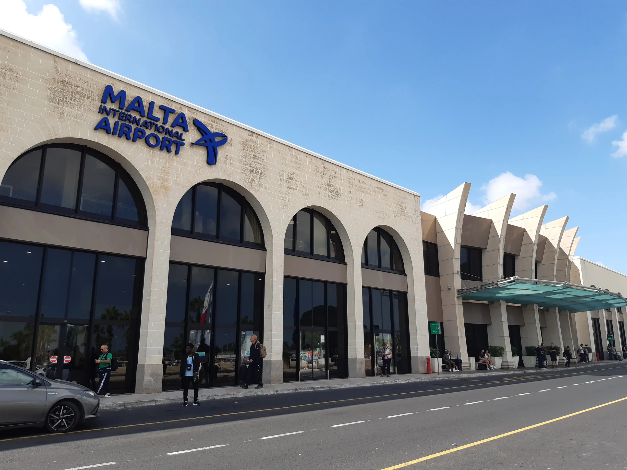 Sân Bay Malta